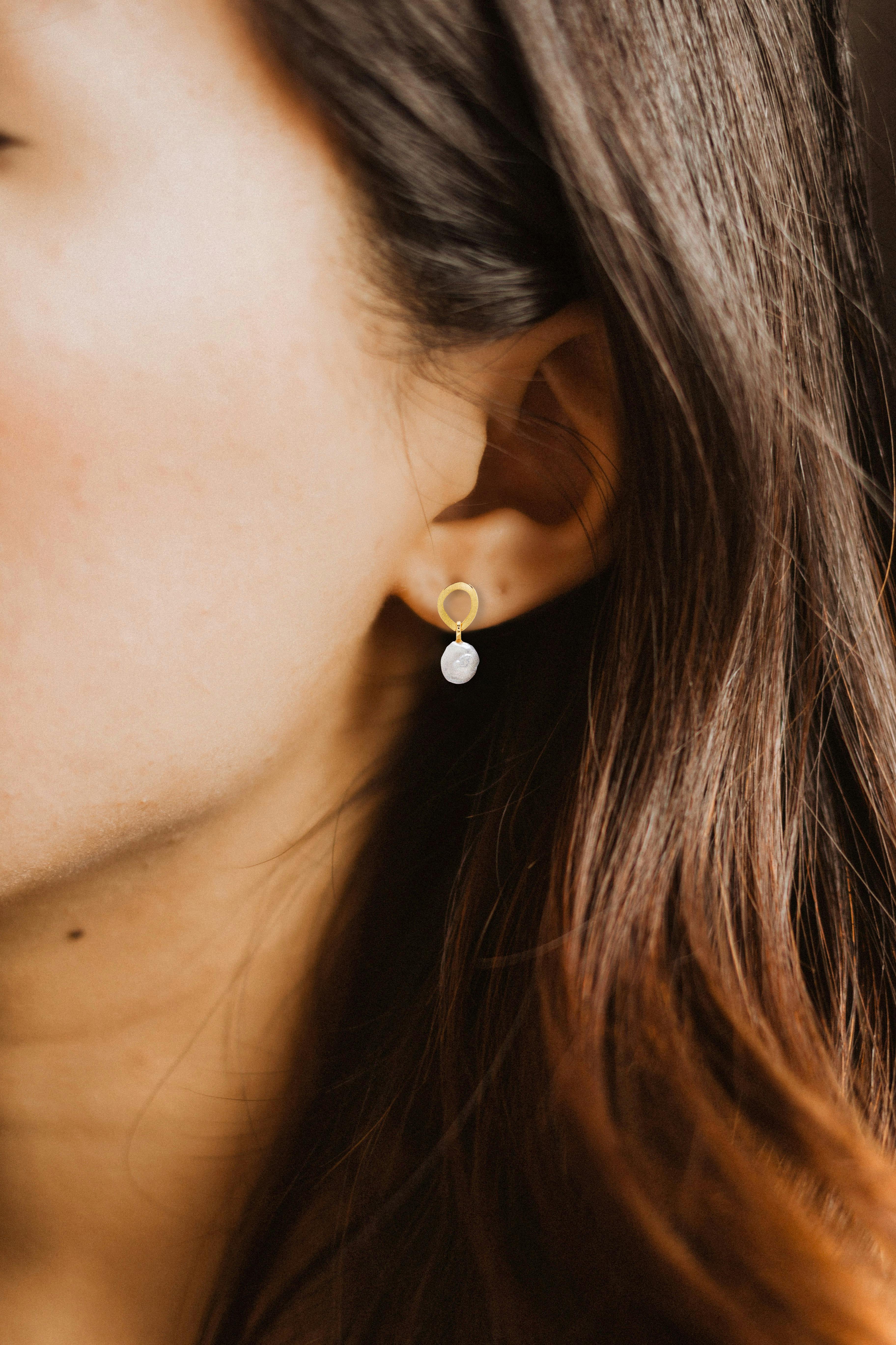 Can you wear pearls every day?